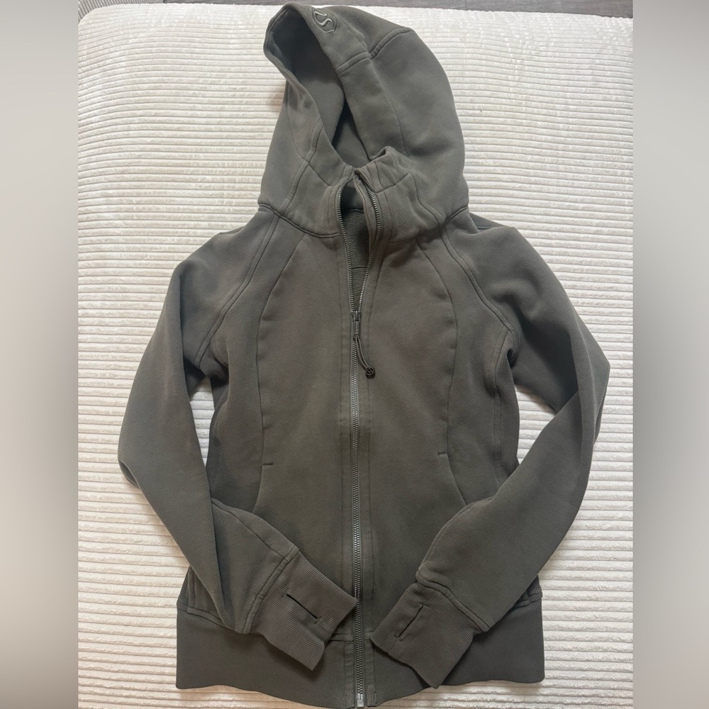 Lululemon Green zip hoodie with thumb holes. Size 2